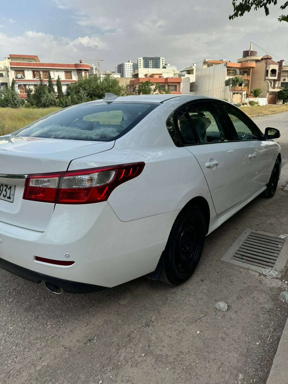 سلام علیکم اخوان
رینو سافران مودیل ٢٠١٥ رقم اربیل انگلیزی
سیارە ماشی فقد١٩٢ الف کم 
کیر محرک کهرباء کلە بشرط
دهن كير جديد محرك جديد كير و محرك ما مفتوح بشرط 
بها صبغ بنيت و جاملغ السكن بدون ارباك ويا شوي دواخل يم الجهه السكن كلش قليل و بها یشید قلیل
سنوی جدید حتی شهر ١٢ السنه  ٢٠٢٧
تحویل و کالە و غرامات کله بشرط 
 سعر ٨٥ ورقە و مجال
مکان السلیمانیە مرکز المدینە
رقم هاتف ویا واتساب 
0773 532 39 38
