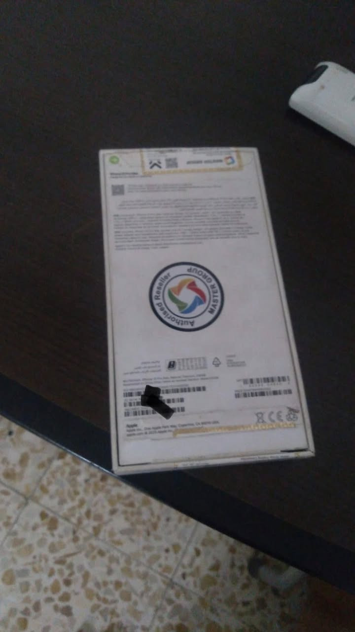 سلام عليكم 
16 pro max 256 
ماستر شرق اوسط 
بطارية 100% 
مشحون 204 
ضمان لشهر 9/2026
جهاز لوك بعدة جديد
للبيع 
***********
