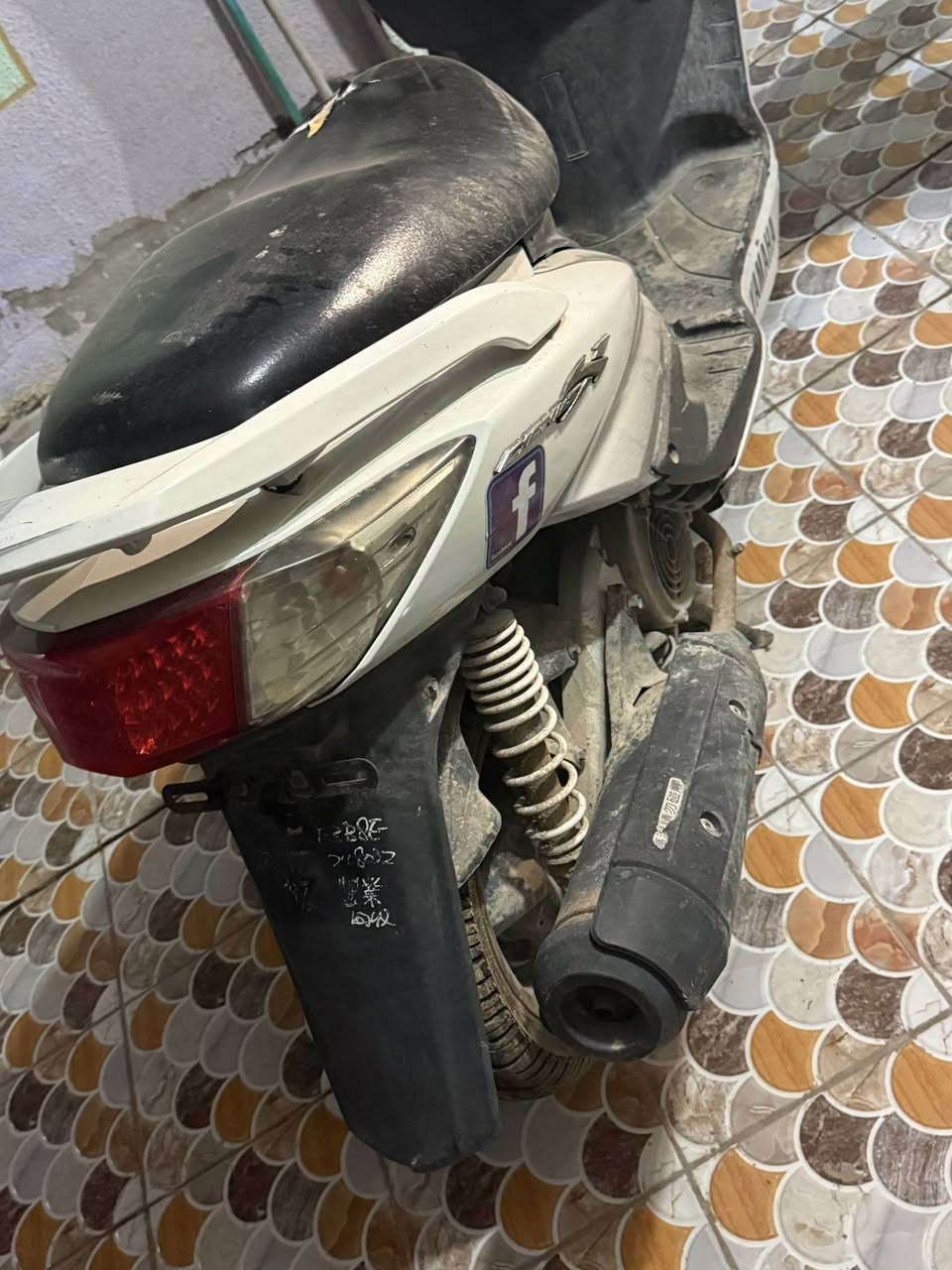 دراجه البيع. سكنس. فحل  وراق كامل  دراجه نوزل كفرات كله نضيفه ختم واحد بيه شغله صغير وماعرف دراجه بيه عطل بسيط ما عندي مجال وديه  الله يشهداء. دراجه بلاديه محرك ما مفتوح ابد   سعر  ٧٠٠ بيه مجال رقم ***********/***********
