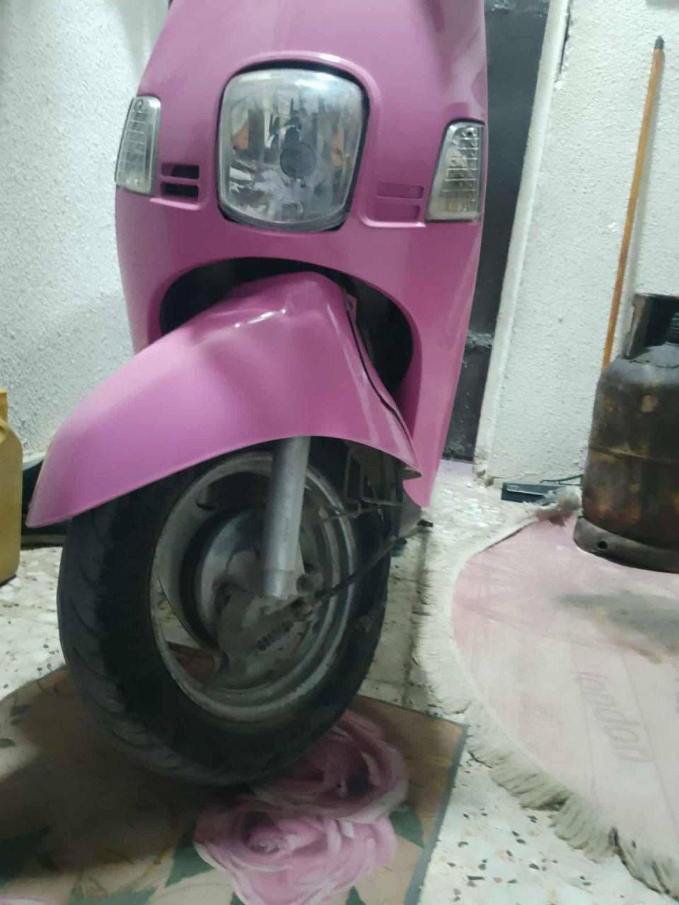 ماكس بوليس للبيع بلاديه بس الكفرات مبدل للجماليه السعر  ٥٠٠بيه مجال قليل حك الجيه مكاني بغداد *********** شغاله سلف هندر
