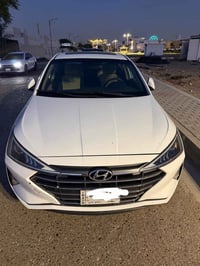 النترة خليجي 2020 محرك 2000 كامل مواصفات بيها ضربات كما مبين في الصورة...
