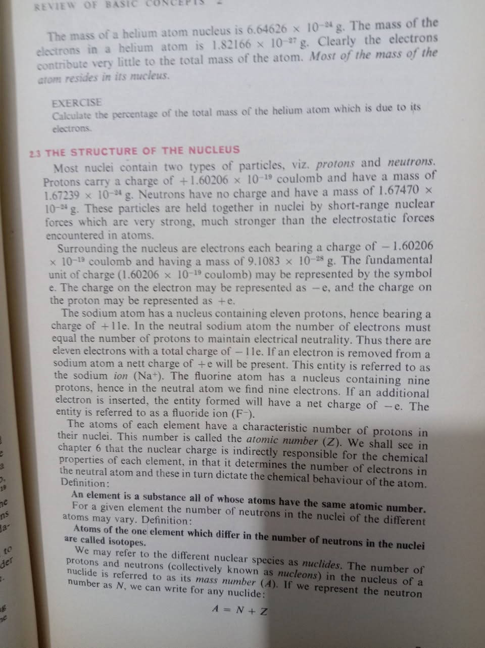 الكيمياء : من وجهة نظر بُنيوية.
نخبة من العلماء الانجليز و الاستراليين.
السعر ٨
يوجد توصيل لكل انحاء العراق
الحجز على الخاص او واتساب ***********

يتناول الكتاب علم الكيمياء بشكل اكاديمي واضح و يتدرج في مناقشتها في واحد و ثلاثين فصلاً ، و بعض كلمات و اشكال الكتاب ملونة بالاحمر ، الكتاب مطبوع في مطبعة جامعة كامبرج الشهيرة ، و هو ما زال يحتفظ بأغلفته الاصلية منذ العام ١٩٧٠ .
