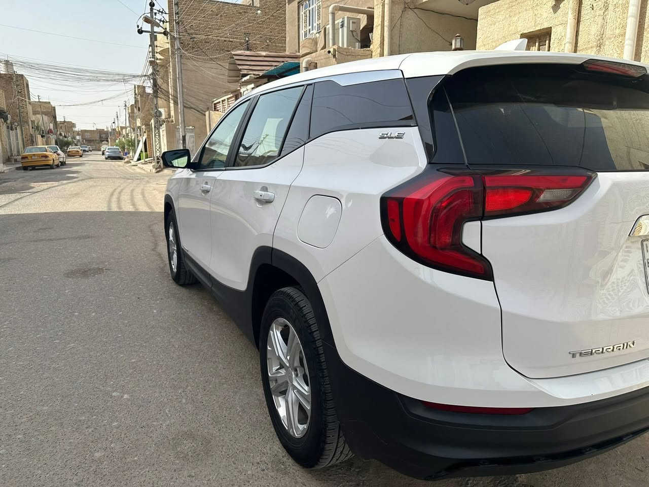 بعد التحية والسلام 
خير الكلام ماقل ودل 
تيران موديل ٢١
رقم واسط بأسمي شخصيآ وشرط التحويل بيومهه 
الضرر بدون شاصي فقط جاملغ ودعاميه وسحب حافة بما يسمى بالفخذه او تسميه أخرى إلى مستنده عليها الدعاميه 
مواصفات التيران معروفه ميحتاج تنذكر مواصفات عاديه 
السعر ١٦٠
يرجى الاتصال ع ل ارقام أدنّاه 
***********

‬***********
مودتي وتحياتي
