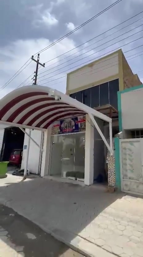 دار للبيع ١٠٠ طابقين ثلاث غرف صب درجة اولى تجاري على شارع الصب حي الوفاء درجة اولى بيه محل للاتصال والاستفسار *********** وتساب مفتوح
