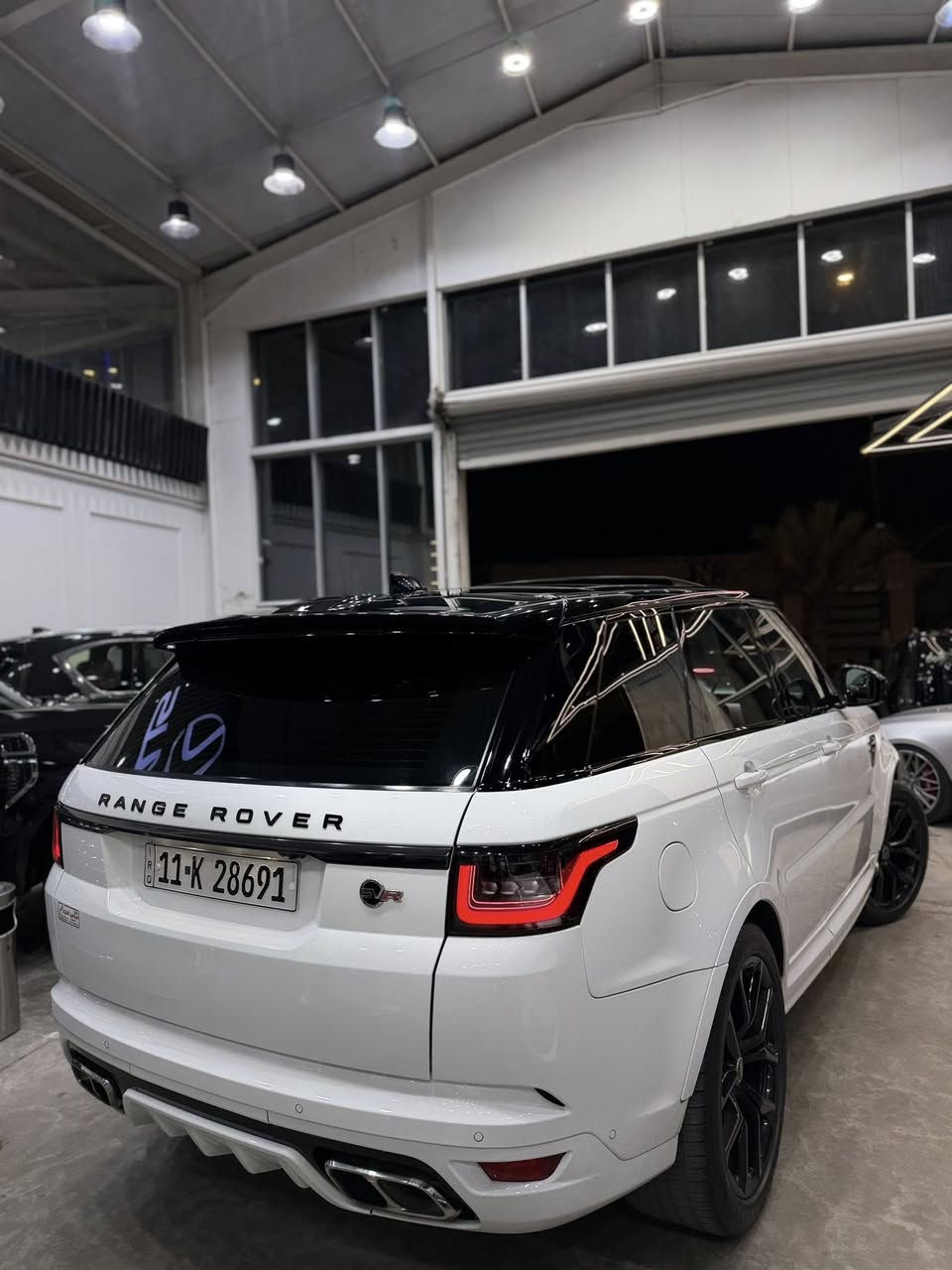 سلام عليكم 
رانج روفر svr 2018  الماني ضمان دولي
السيارة جديدة كلش ومكفولة كفالة عامة كير محرك صبغ بارد
ماشية 66 الف 
السيارة فول مواصفات 
وبدون اي نقص 
مكان السيارة بغداد الكاظمية جكوك 
السعر 51,000 وبيهة مجال 
بيع او مراوس ماكو مشكلة 
***********
