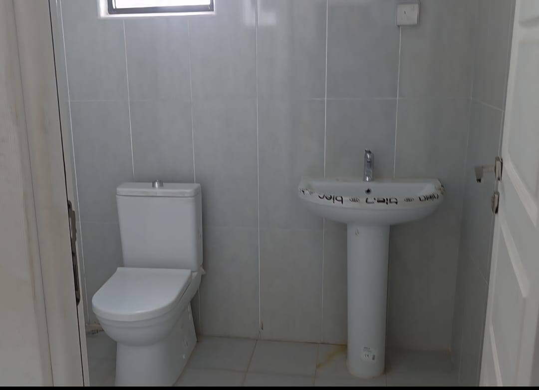 مساحه200 متر
عدد غرف النوم3✅
ركن طابقين 
طابو صرف 
يباع مع الأثاث وطاقة شمسية للاستفار
***********
