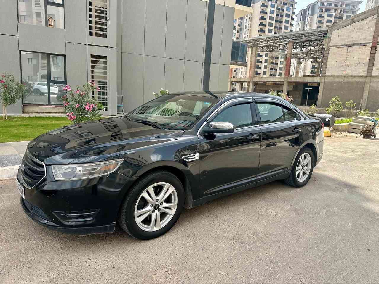 فورد تورس ٢٠١٣ sel 
للبيع فقط 
السياره جاهزه من كلشي حدادية امامي خلفي جديد تخم تايرات جديد عليها نانو سيراميك و بولش وحمام داخلي كامل من مركز موسكو منظومة الاحتراق بالكامل جديده 
مواصفات الsel معروفه تشغيل عن بعد حساسات خلفية شاشه كبيره و شاشه اعطال الكتروينه تبريد قطعتين بحاله ممتازه رمز باب كشنات جلد كهرباء تدفئه هيتر مري كروس سرعه لايتات زينون منظومة عالي ناصي 
مكينه جديده 
جاهزه من كلشي سياره 
مكانها بغداد حي الجهاد / الاطباء 
*********** بغداد, العراق
