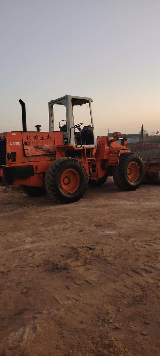 شفل هيتاشي حجم 65للبيع مديل 92جاهز للعمل رقم كربلاء الماني بسمي سعر110رقم ***********
