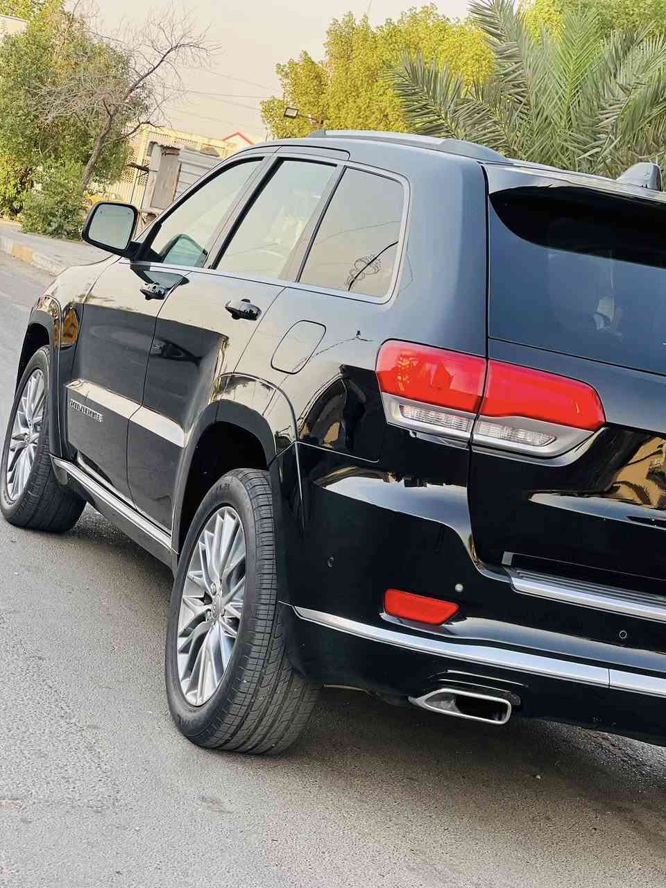 السلام عليكم
للبيع جيب سومنت موديل 2018 فوول مواصفات ومعروفه مواصفات السومنت السياره وارد امريكي بيه حافت البنيد ولجاملغ الامامي اليسر حادثه حلوو وبدون ارباك و دواخل وصورة الحادث مع المنشور السياره رقم بغداد تحويل مباشر ومكان السياره بغداد 

محرك 6 سلندر داخل جلد وبنراما  السياره فووول السعر 210$ وبيه مجال بسيط حك الجيه واي استفسار 
***********
وبي وتساب 
ملاحظة السيارة جاهزه من صدر من مكينه وكير كفاله تبريد ثلج ومابيهة اي نقص تخم تاير منظومة زنون 
جلد بلادي نضيف

