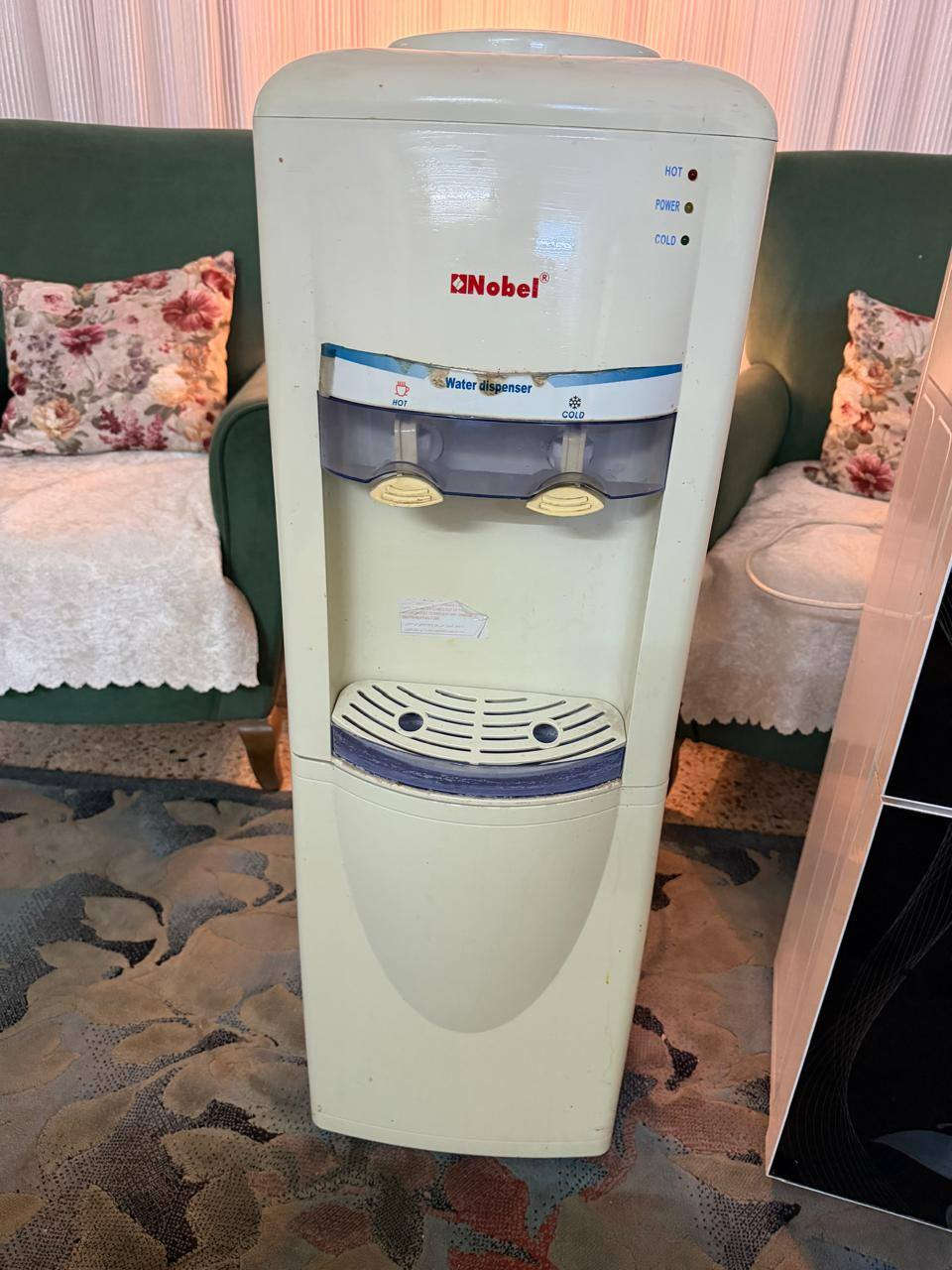 للبيع برادين 
الاسود استخدام شهرين ٧٥ الف 
الابيض سنه كامله الاستخدام الشعر ٥٠ الف 
شغالات مثل الورده
للانصال ***********
مكاني بغداد
