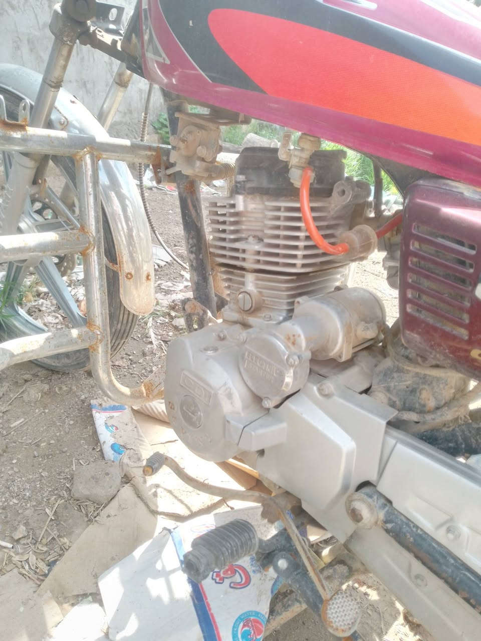 سيفان للبيع دراجة مال شغل شغالة بس متروكة وتائخر بل تشغيل مستعجل علة بيعتهة محتاج فلوس *********** بعقوبة كاطون الرازي متواجد خاص او وتساب
