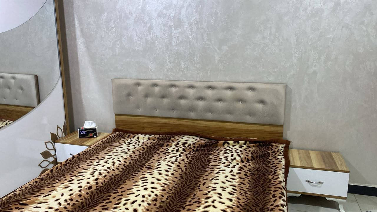 شقة للبيع
مجمع الايادي السكني بسكولاته
المساحة ١٦٣ متر
تحتوي
صالة
و مطبخ
٣ غرف نوم
حمامين
موثث بالكامل
مع كراج خاص
للاستفسار ***********
