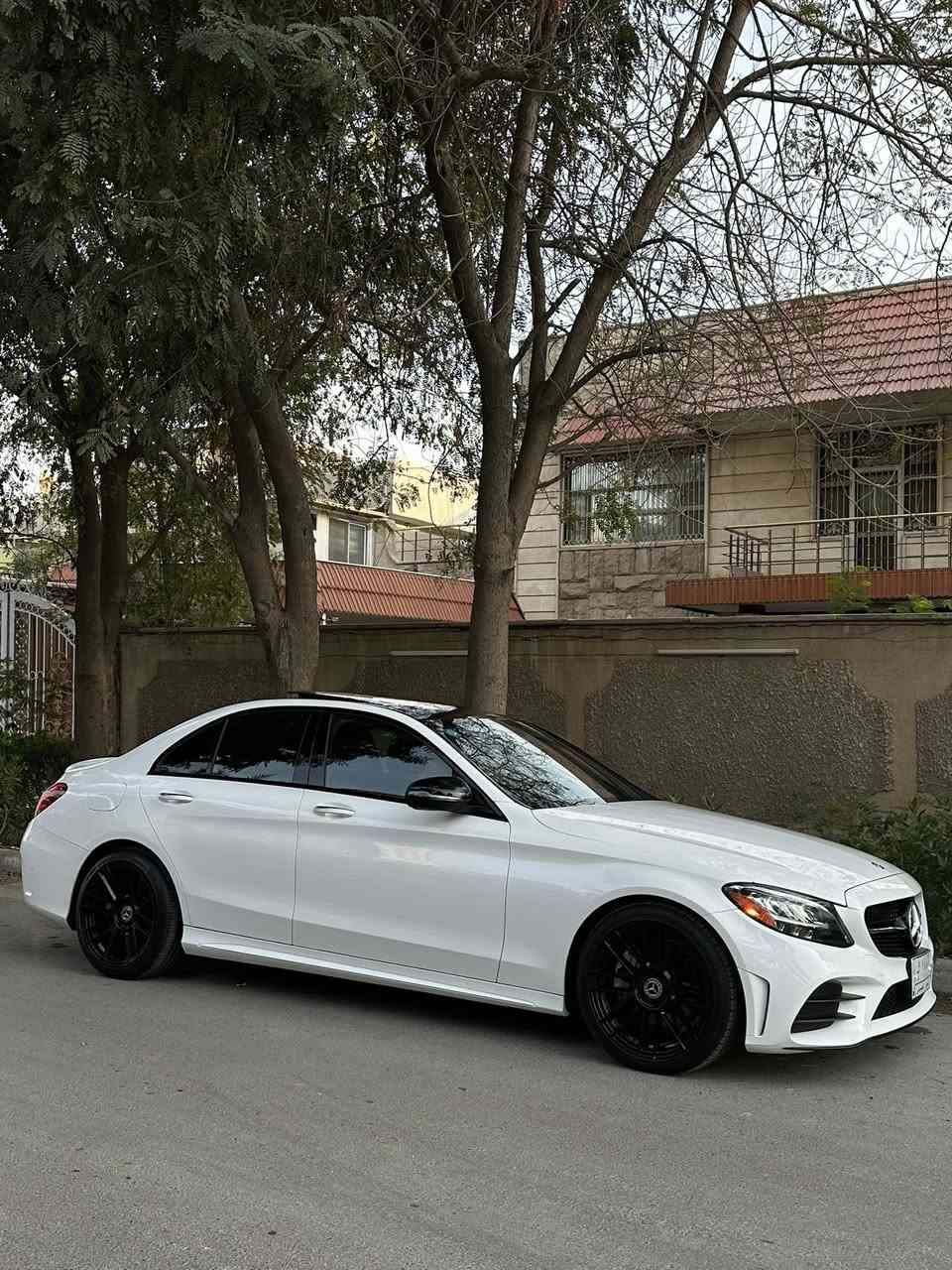 السلام عليكم
مارسدس 2021 🇩🇪
وارد امريكي حادثه جاملغ خلفي جداً بسيط ودعاميه مبدل نفس الون اصلي   
سياره فول مواصفات ".:

🛑كيجات ديجتل
🛑بانوراما 
🛑رادار توقف ذاتي 
🛑 رادار جانبي 
🛑 ماوس 
🛑 شاشه كبيره 
🛑كت amg 
🛑 كشن جلد 
🛑 كشن تدفئه 
🛑ويل رياضي من امريكا بلاد 
🛑داخل 64 لون
🛑 5 انضمه قياده
🛑علامه ضوئيه بلاديه
🛑دركه D 
ملاحظه: السياره اشكد ماكول عليه جديده بس بلحقيقه اجدد بعد واعلى مواصفات بلC300 فقط مو دبل ماوس 

سياره ماشيه 34 الف كيلو فقط  

كفاله عامه مكينه كير حداديه 

مكان السياره بغداد الاعظميه 
 
رقم بغداد مميز باسمي تحويل ثاني يوم  

السعر 360 ورقه وبيه مجال 

 ☎️☎️

***********
