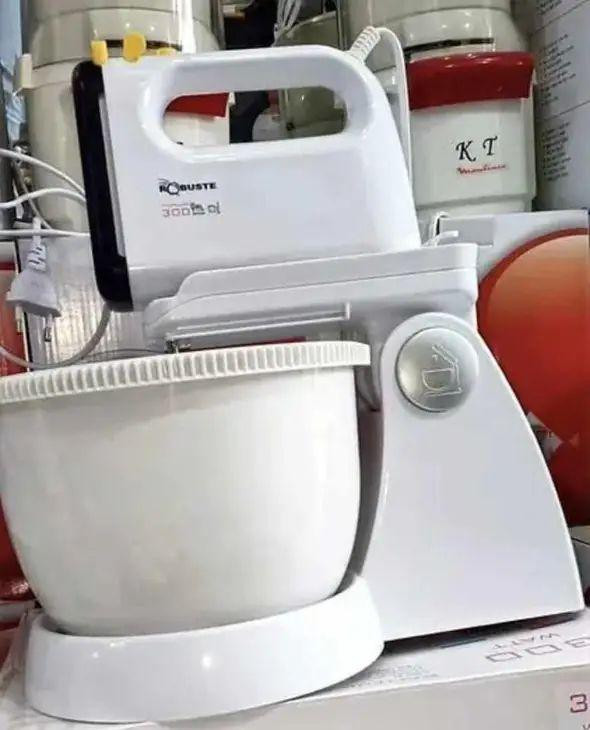 Voltage : 220V-230V / 50Hz-60Hz
Puissance effective : 300W
Fonction turbo : Oui
Vitesses : 05Bol rotatif : Oui
Fouets : Oui
Crochets à pétrir : Oui
Matériau du corps du produit :  ABS
Fouets/Crochets à pétrir : Acier inoxydable فكيرينة, الجزائر


**إذا كنت صاحب هذا الإعلان وتريد حذفه لأي سبب، رجاءا أرسل رسالة إلى الدعم الفني**