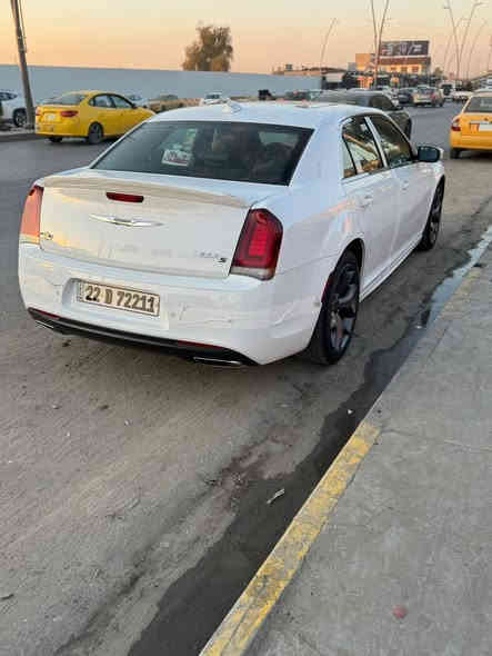 لعرض سيارتك على الصفحة تواصل معنا الآن 👋
اللهم صلي على محمد وال محمد 🌹
.....
السلام عليكم ورحمة الله وبركاته 🤝 
للبيع بدون مراوس 
عشاق الاوباما ( الشايب ) 💪
كرايسلر أوباما ✈️
موديل 2018 
لون ابيض المرغوب 🫡 
رقم اربيل انكليزي مسطره ( 22 )
كابون بانزين بيها ⛽ ⛽ 
سنويه وهزه ساقطين 🫡
شرط الوكالة والتحويل 👉 
طخم تاير جديد طخم السياره جديد 👍 
كير محرك شرط عل فحص 🧐 
تبريد ثلج 🥶 🥶 
السياره ماشيه 97mil 
السياره جديده وضع شركه 👍 
المواصفات 👇 فول الفول عدا الرادار🫨
بصمه ابواب🫆 + بصمه تشغيل 🫆
بانوراما طكتين 
تحكمات ستيرن 
شفتات ستيرن 
شاشه اعطال 
شاشه كبيره 
ويل اسود كروم
كشنات جلد
كشن حضن 
مانع انزلاق 
تحديد مسار 
لايت عدسه 
بك لايت ليد 
كروز سرعه
حساسات خلفيه 
رادار بل مري 
مري شفط 
وبعد بيها هواي مواصفات ‼️ 
السياره داخله كلين تايتل بدون ضرر للعراق ✅ 
بيها مكانتين بارد بسيط 
براس الجاملغين الكدام وموضح فيديو👇
مكان السياره موصل 🔥 
السعر بلاااش 💸290💸وبيها مجال 
للاستفسار الاتصال على الارقام 👇 
***********
***********
الخاص مفتوح 24 ساعه 👉 
ملاحظة الرقم الكورك بيه واتساب 🟩 
يوجد بيع وشراء السيارات المتضررة والجديدة داخل هذه الصفحه ✅
