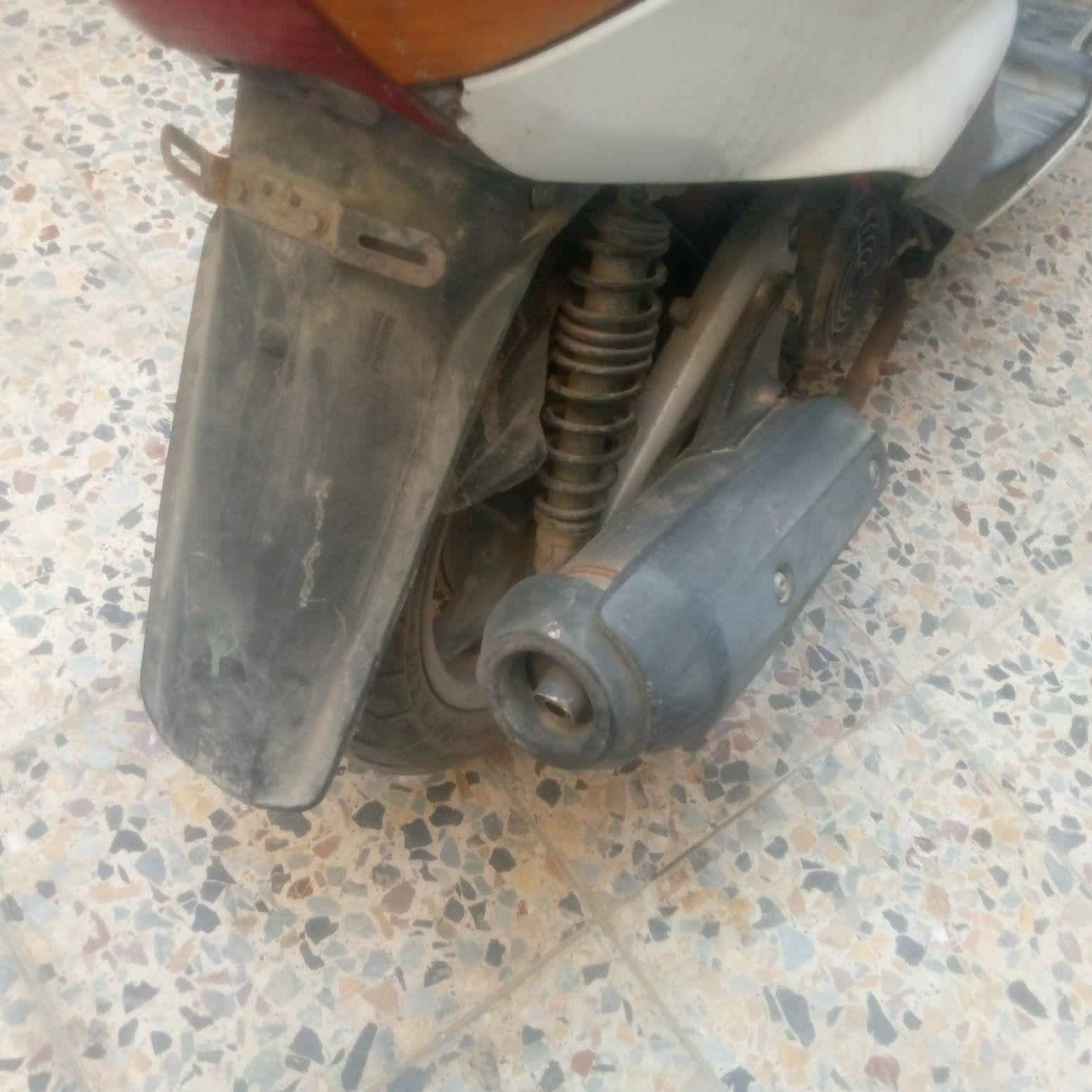 دراجة سكنس نثية ١٤٠ للبيع 
كهربائيات ضوء امامي فقط عالي ناصي واشارة شغال وليس دبل اشاره+بريك امامي خلفي شغال+كفرات جانبي اضرار بسيطة دراجة جناي وانهملت سبب البيع عدم التفرغ للاعتناء بها بسبب الدراسه 
السعر ٥٠٠ قفل اذا تكسر لاتوصل نصيحة لأن تتعب 
للتواصل واتس اب ***********
المكان الشعلة الخطيب الزراعي بغداد, العراق
