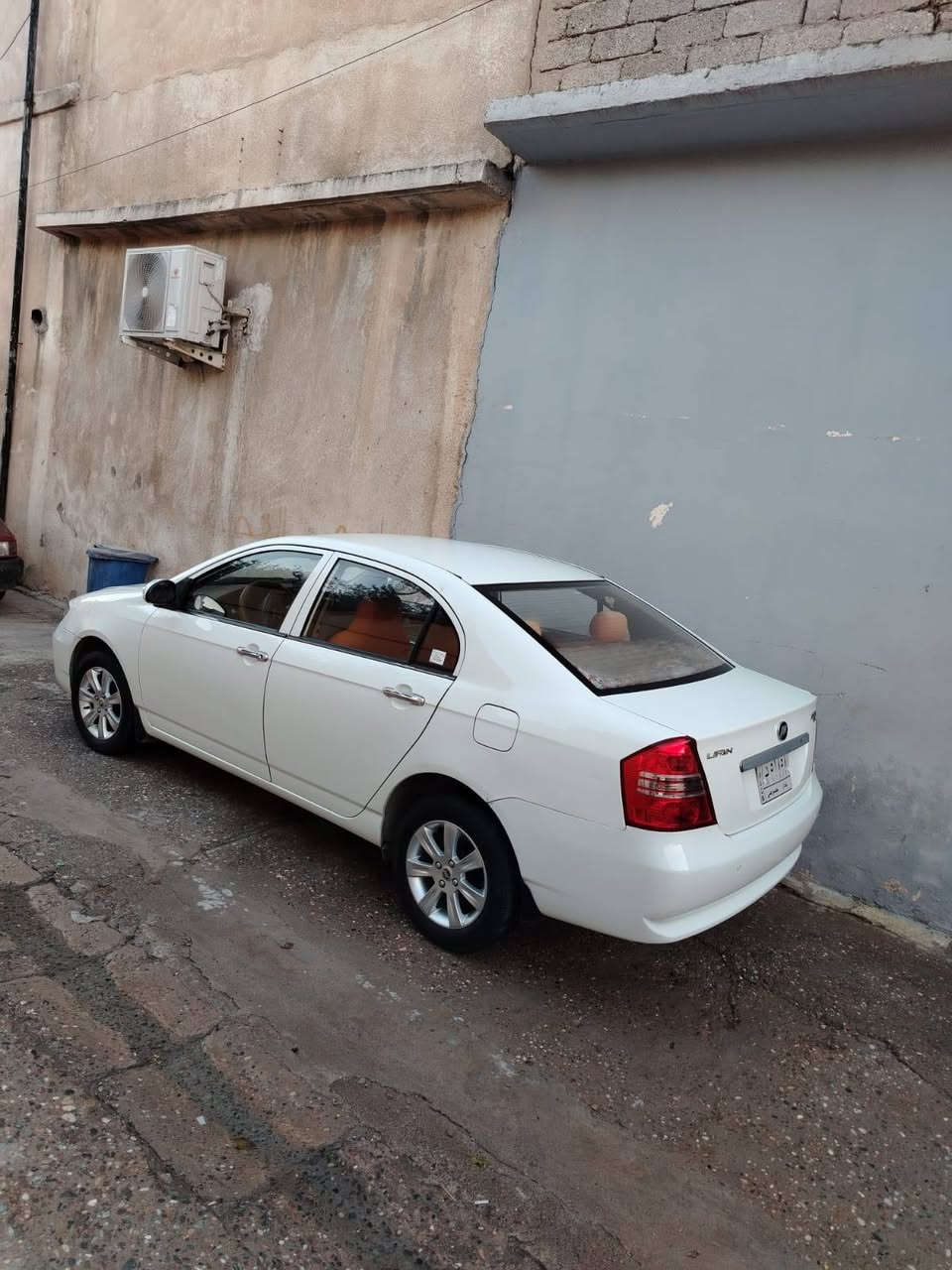 للبيع ليفان ٦٢٠ وضع شركة سبير منازل كاربون بانزين  بيها الشرعي اني رقم بغداد مشروع وطني تريد وكالة تريد تحويل  تدفية تبريد شرط كير محرك كشر شرط سيارة ماشية ٥٢ الف يعني اخو الزيرو السعر 63 ورقة وبيها مجال قليل حك الجية شراي راسلني خاص او اتصل *********** السيارة احلا من الصور
