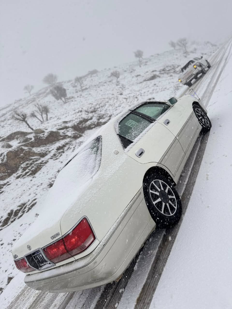 بەناوی خوای گەورە و میهرەبان
توێتا کراون مەلیکە مووس مووس بۆ فرۆشتن
مۆدێڵ 2002 ئاڵتونی بازاڕ D4 171
ڕەنگی مۆزی ژێر ڕەساسی بیلاد پێش و دوای کرستاڵ
ناو زەردی ڕەقەم یەک سەرو ژێری داژبوڵ نەجەف
مواسەفات 2 دووگمە چوار کوشن کارەبا پەردە بیلاد
چوار تایەی لۆک سەیارەکە بێ بۆیاغە تەنها چاملغێکی 
چوار پەڵە ساردی هەیە بێ بۆیاغ ماڵی دۆستە 
تەبرید سارد و گەرم لەسەر سویچ ، برێکی بەستراوە
ڕۆنی مەکینەو هایدرۆلیکی و پاوەری گۆڕاوە
پاتری تازە گۆڕاوە 
گێڕ و مەکینەو دەعم و لێدراوی بەشەرت 
تکایە گەر موشتەری نیت بێزارمان مەکە لەگەڵ ڕێزم
نرخ :53 گەڵاو مەجالی برایەنە
***********
