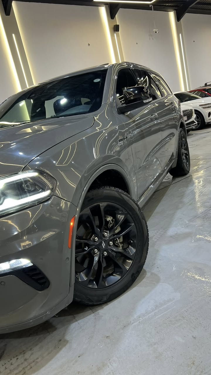 بسم الله ما شاء الله توكلنا على بركة الله.
#معرض ميرال لتجارة السيارات🇮🇶 
______________________________________
#اعلان_بيع_سيارة
🔷السيارة : دوج دورانكو R/T Max
🔷سنة الصنع : 2023
🔷اللوحة : اربيل
🔶السعر :310 ورقة🔥
🔷الضر: طرف الجاملغ والبنيد. (صور السونار مرفقة بالاعلان)
🔷ضرر الايرباك : دركة ودشبول.
🔷رقم الشاصي :1C4SDJCT5PC601485
______________________________________
🔷المواصفات: R/T Max 1/1 
🔹حجم المحرك 8 سلندر 5.7L 
🔹عداد المسافة 50 الف ميل
🔹فتحة سقف
🔹رادار امامي وجانبي وخلفي
🔹تنبيه الخروج عن المسار 
🔹حساسات امامية و خلفية
🔹ستيرن كهرباء
🔹جنطة كهرباء
🔹كراسي جلد
🔹تبريد وتدفئة الكراسي الامامية
🔹تدفئة الكراسي الخلفية 
🔹كراسي كهرباء
🔹ويل كب حجم 20 انج مع اطارات بحالة جيدة
🔹وضعيات قيادة
🔹لايتات LED بالكامل
🔹شاشه تحكم بالايعازات
🔹تحكم ستيرن جهتين
🔹بصمة ابواب وتشغيل وتشغيل عن بعد
🔹مع باقي المواصفات الاعتيادية
————————————————————————
☎️ الاتصال :
***********
فضل الجشعمي 
***********
احمد الشمري 
📍النجف الاشرف -مدينة المعارض القديمة  - قرب معمل الخياطة 
#دوج #دورنكو #دوج_دورانكو #دورانكو ‎
