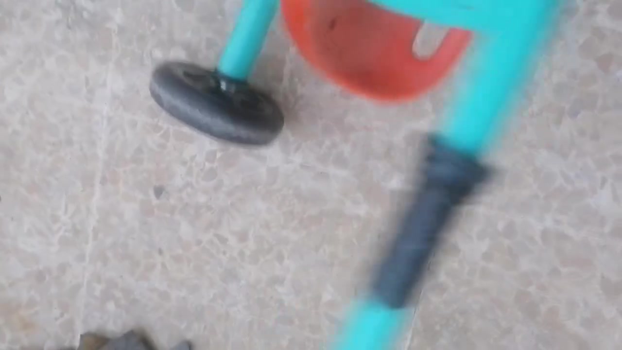 السلام عليكم
بايسكلات اطفال عدد ٢
مثل ما موضح بلفديو
اثنينهم ب ١٠ الاف
مكاني المزارع الثالثة
*********** واتساب
