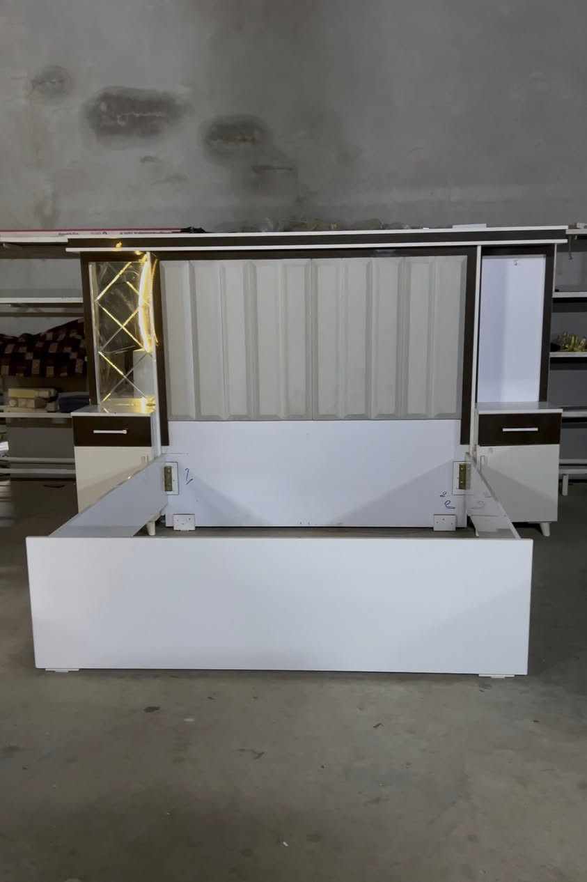 سلام عليكم البيع غرفه نوم مستعمل خشب تركي فصال عراقي ضمان 5سنين قنصور ملحق ارتفاع250 عرضه 300 تخت ملكي خشب أمدي إيف ملاحضه مو مثل خشب الي بيه تبن خشبه أمدي إيف استفسار اتصل عنوان موصل برطلة ***********
