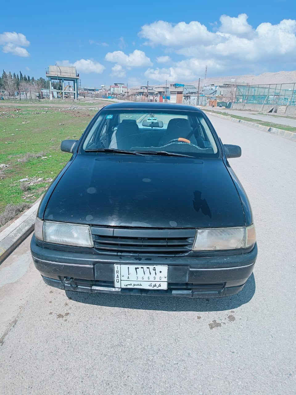 السلام عليكم ورحمة الله وبركاته  سياره نضيفه تجفيت جديد محرك 16 تأيرات نظيفه رقم  كركوك السعر 34 وبيهامجال  *********** موديل 1992
