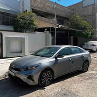 كيا فورتي gt line 2022 رصاصي محرك 2000 دوش  وارد امريكي  حادثها جنطة ف...