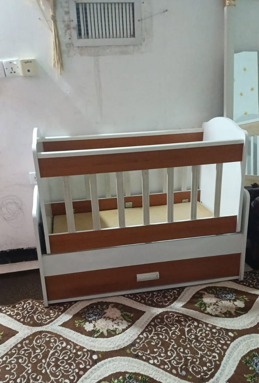 غرف نوم للبيع 6 قطع عنوان أربيل سيبردان *********** وتساب توصيل متوفر
