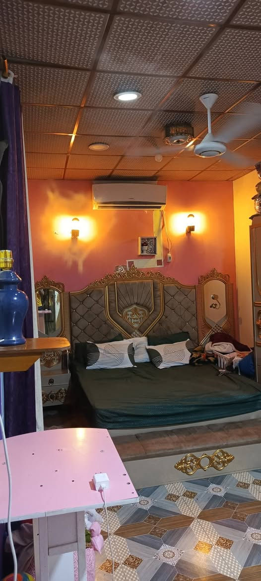 🏠 بيت للبيع
🛑 العنوان مدينه الصدر قرب مدرسه بن ماجد
🛑 قرب عياده مناور 
⏳ المساحة 125 متر / البيت طابق ونص
💵 السعر 130مليون والشراي يدلل

🏠 يتكون البيت من
✅ 3 غرف نوم اكبار
✅ صاله ومطبخ واستقبال
✅ مجموعة صحيات وطارمه

✅ طابق الثاني غرفه كبيره
✅ وصحيات  وصاله 

❓ معلومات عن البيت
❗البيت بناء سنه 2017
❗ البيت عگاده والبناء طابوك وڤرمستون
❗البيت جاهز من كل شي سيراميك ارضي جداري

📌 موقع البيت كلش حلو وبصف الركن 
📌  التبليط والرصيف باب البيت 

☎️ للاستفسار  👇 

📞 الهاتف  ***********
