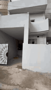 بيت للايجار بالسماح الثانيه قرب جامع الحامد
100متر 
الطابق الارضي غرفه وهول واستقبال
والثاني ما كامل
سعر الايجار 275قفل
للاستفسار اتصل على الارقام
***********
***********
