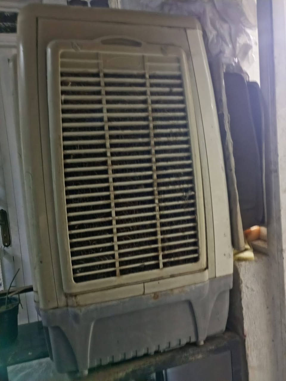 غراض مستعمله بس نضيفه للبيع اسعار مناسبه هذه الكاونتر سعره200ولبراد 40ولمبرده  50ولاسعار بيهم مجال التواصل عل هذه الرقم بي وتساب***********
