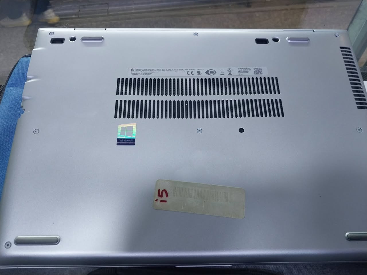 لابتوب HP ProBook 640 G4 السعر 225 وبي مجال
مناسب للعمل والدراسة
المواصفات :

المعالج: Intel Core i5-8350U (الجيل الثامن)
الذاكرة العشوائية (RAM): 8 جيجابايت
التخزين: قرص SSD 128 جيجابايت سريع (إمكانية إضافة قرص آخر بمساحة حسب احتياجاتك)
نوع الشاشة: 1080P (Full HD, FHD, 1080P, 1920 x 1080
حجم الشاشة: 14 بوصة بحجم مناسب للعمل والدراسة
المداخل:
USB Type-C
USB 3.0
VGA
HDMI
مدخل سماعات
LAN
منفذ شحن تايبسي ايضآ
قفل الشاشة: بصمة الاصبع
نظام التشغيل: Windows 10 pro
مع الابتوب حقيبة وماوس وشاحنة اصلي


**إذا كنت صاحب هذا الإعلان وتريد حذفه لأي سبب، رجاءا أرسل رسالة إلى الدعم الفني**