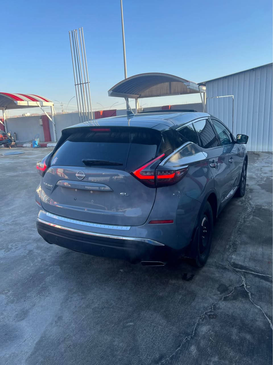 نيسان مورانو 2023 
V6
مواصفات SL
فول فول مواصفات 
كشنات تدفيه وتبريد
كشن خزن
شاشة كبيرة
بانوراما 
كشنات كهربائي
5كاميرات
كشنات جلد
سيارة بوند وشبر من جاملغ صبغ بدون دواخل وايرباك
سيارة بدون رقم تترقم شمالي
سعر175$ومجال
واتساب *********** زاخو, دهوك
