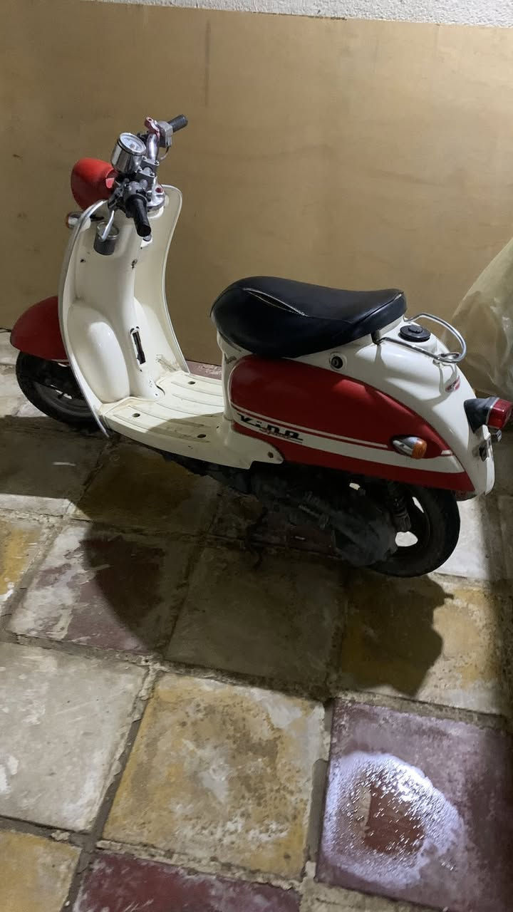 مصرية للبيع السعر 450 رقمي *********** مكاني ناصريه على نهر الوفاء  دراجه نضيفه كلش
