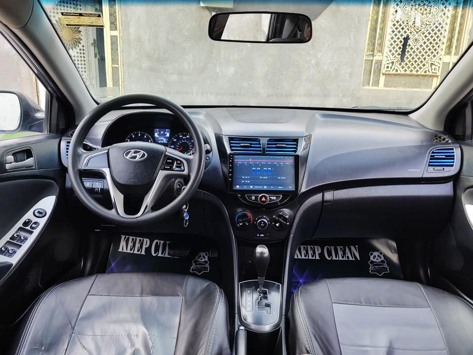 اكسنت 2015 وراد امريكي السياره نضيفه حيل ضربتها جاملغ جهةالصدر ولباقي مكفول كفاله عامه 
سعره 100

‭0780 277 6892‬
