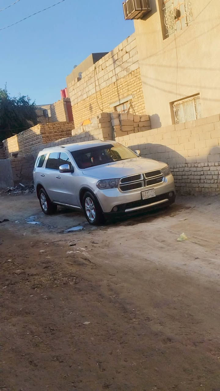 سلام عليكم....... 
(بيع او مراوس بجمسي تيران موديل 2022 فما فوق )
دورنكو كفاله عامه خليجيه كفاله  🇸🇦
مكينه3600  بلكارتون كير جديد 
7راكب 
3قطع تبريد 
حساسات جنطه شفط 
ويل كب المرغوب 
تبريد تدفئه بل كارتون 
حداديه 100/100 كلش جديده ترايك 200 
مكاني ناصريه مركز ***********
