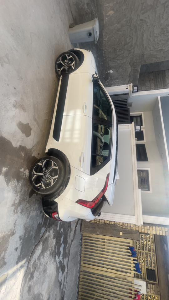 ❗️يالله   السلام عليكم ❗️
للبيع:

كيا نيرو هايبرد موديل 2024 

ماشيه 45000 قابل للزيادة 

هايبرد 

لون ابيض 

اضائه LED داخليه تتغير مع مودات القيادة

هاند بريك كهربائي 

مسند وسطي 

مساحات تخزين 

وحاملات اكواب

رادارات 

مثبت سرعه تفاعلي 

مانع تصادم 

حساسات 360

نقاط عمياء 

نظام المحافظه على المسار 

التحذير عند الخروج من المسار 

تحذير ستيرن عند الخطر (هزاز)

شاشه 

تدعم ابل كاربلاي 

واندرويد اوتو

منافذ شحن تايب سي في الكراسي الخلفيه 

كراسي جلد تدفة تبريد 

انظمه قياده

السياره كلش حلوه وناعمه جديده 

حادثها جداً بسيط   بارد فقط الجاملغ الامامي صفحة السايق والباب❗️

رقم بغداد تحويل ثاني يوم 

مكان السياره بغداد ***********

السعر155
