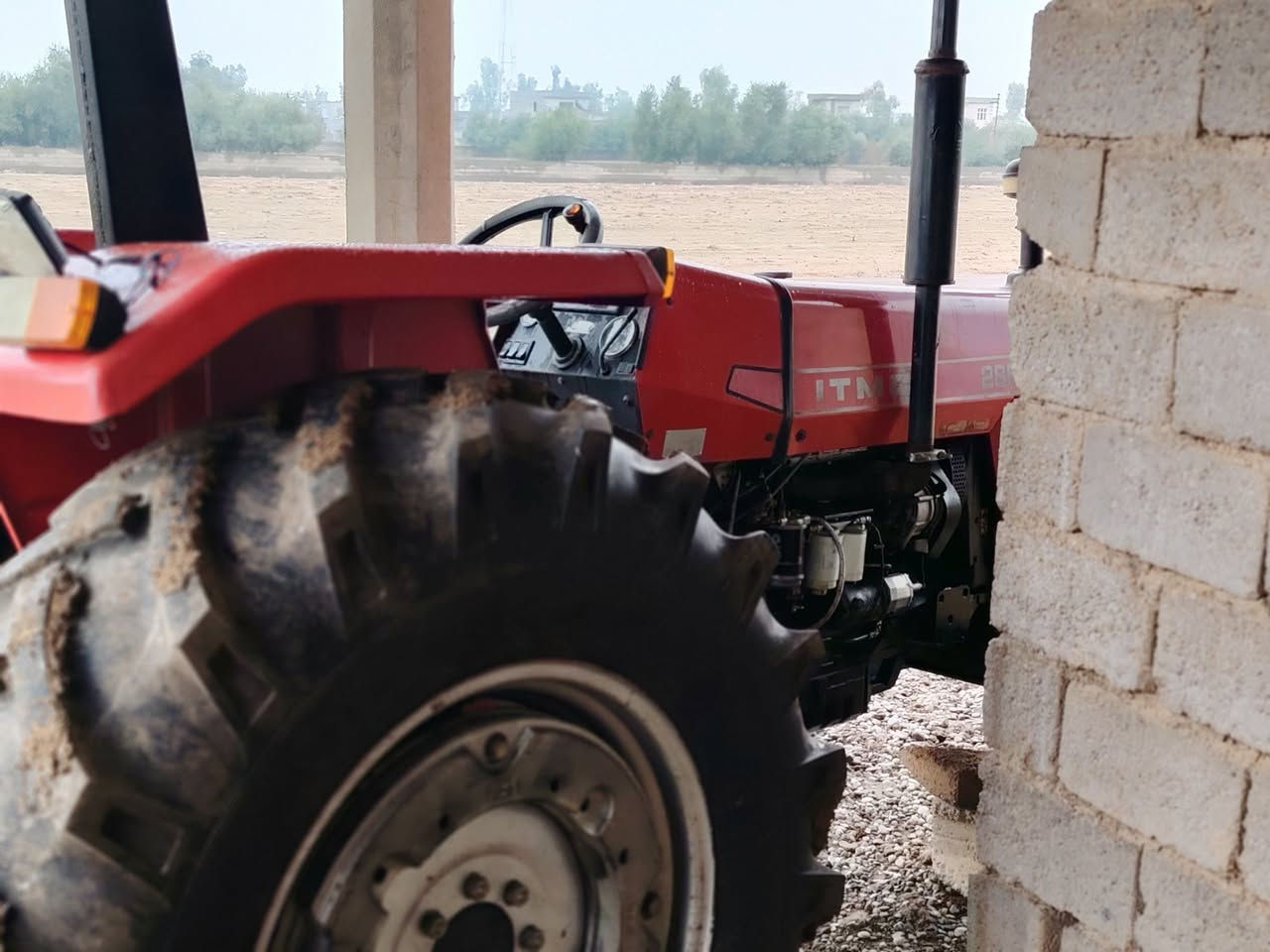 السلام عليكم تركتر ايراني
موديل 2012  حجم 285 كلو بل شرط رقم وسنويه سليمانيه تريد تحويل تريد وكاله تايرات جدد
كشر بلادي شركه 
مكان كركوك 
***********
***********
