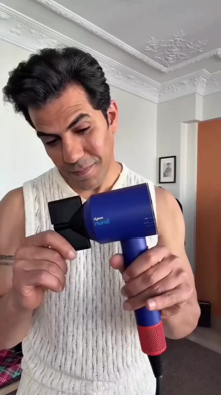 متوفر هذا الشسوار الماركة سعرة اكثر من 700 الف عراقي
الي يريدة يكتب سعر


**إذا كنت صاحب هذا الإعلان وتريد حذفه لأي سبب، رجاءا أرسل رسالة إلى الدعم الفني**