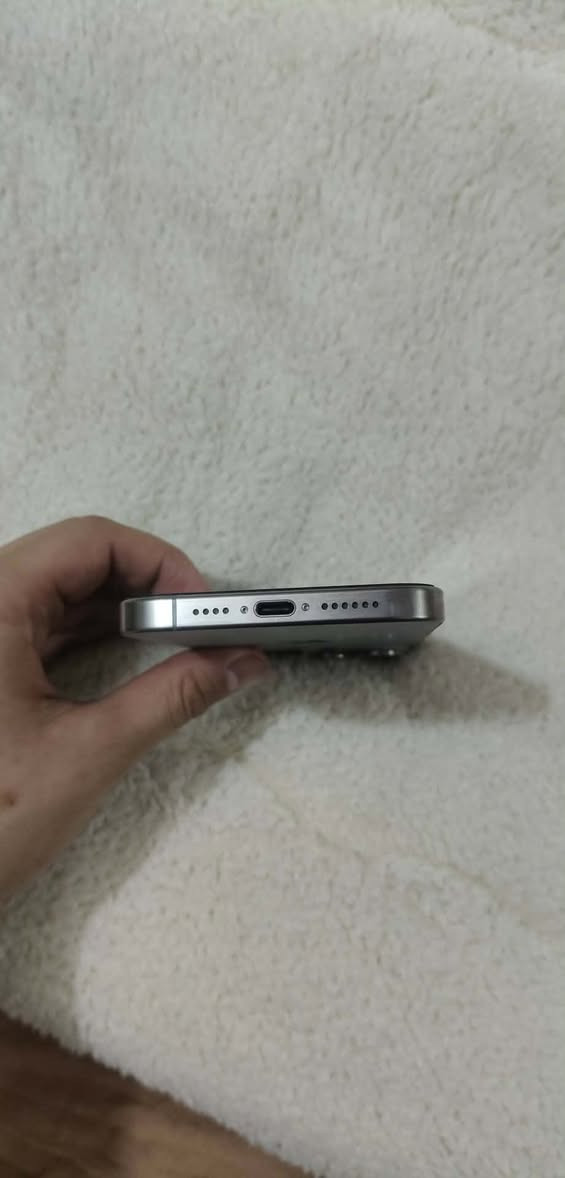 السلام عليكم
بيع ايفون ١٥ برو ماكس
بطارية ٨٩
الذاكرة ٢٥٦
نظافة ١٠٠٪؜
للتواصل ***********
