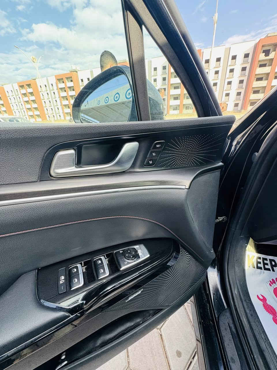 K5 gt
فول مواصفات السيارة ومحرك وكير وحدادية فول نضافة ولا برغي مفتوح بيهن بعدهن بحالة الوكالة سيارة جديدة حرفياً ونضيفة 
بانوراما 
تبريد ثلج مناخ منفصل للسائق والراكب 
دشبول ولا شخط ولا مفتوح 
تبريد وتدفئة كشنات وتدفئة ستيرن 
خزن ميموري للمقاعد 
سستم صوتي boss
رادارات امامية قيادة ذاتية ومثبت سرعة ذكي 
تشغيل عن بعد وفتح صندوق عند الاقتراب 
اوتو هولد + سايد بريك الكتروني 
لايتاتها جدد جدد وقويات كلش 
سيارة بصمة و كاربلي ومودات تغيير القيادة بيها سبورت بلس يجي فقط بالجيتي 
جام السيارة مدعم بطبقة السولو كلاس للحماية من الشمس من الوكالة 

سيارة جديدة بكل معنى الكلمة. 
للاستفسار على السعر تواصل مع الرقم ***********
