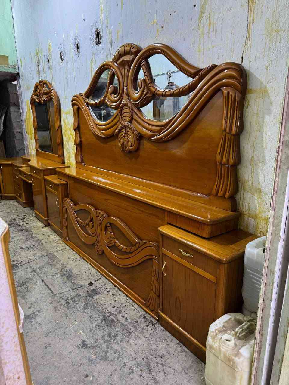 السلام عليكم معرض الشويلي لنجاره والأثاث 
غرفة مستخدمة 6 ابواب طابقين ملحق

داخل والخارج صاج طبيعي

حلوة ومرتبة وناعمة ومناسبة 

الأولوية للأسرع بالحجز 

‏التوصيل والشد رمزي إلى جميع محافظات العراق

‏خدمة استبدال الغرف العراقية القديمة بغرفة جديدة مع الاتفاق على الفرق
العنوان بغداد الامين ثانيه للحجزوالاستفسارعلىالارقامالتاليةاو واتساب(***********) بغداد, العراق
