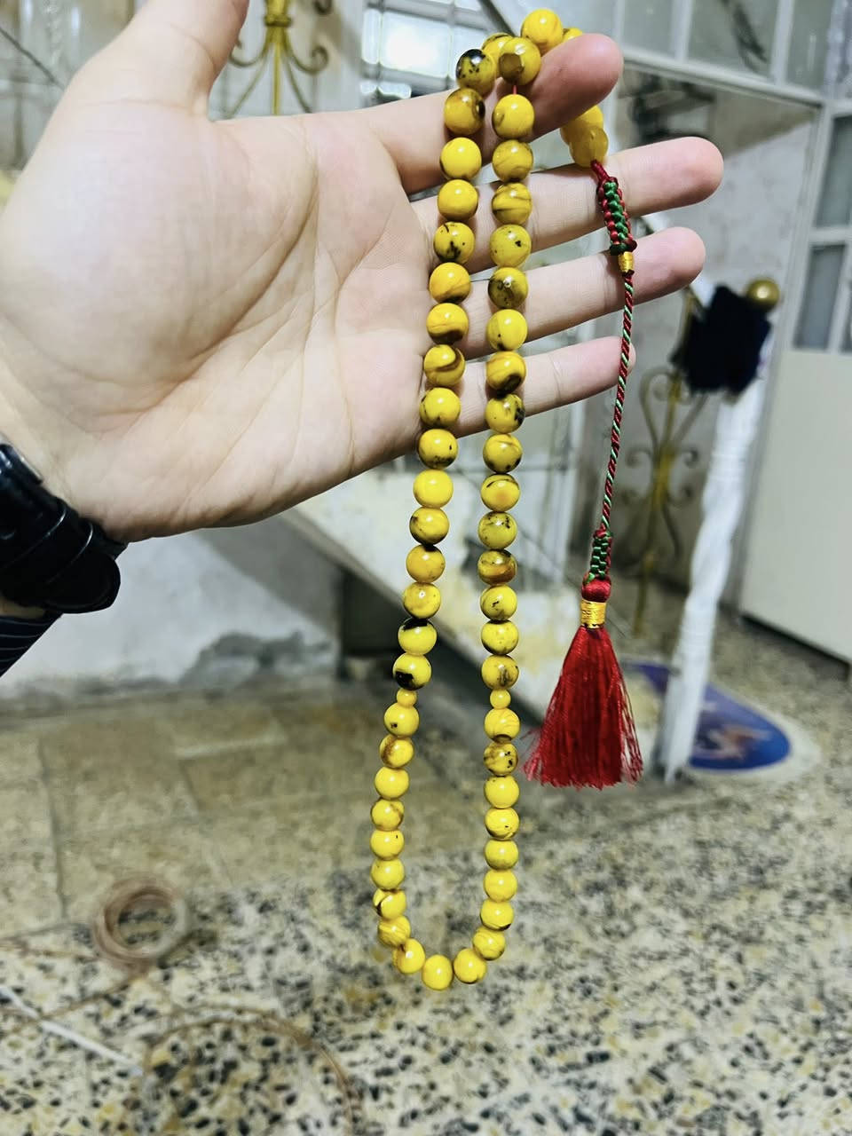 كهرب ملطخ موضح بصوره كدامكم
الوزن 40 غرام 
عدد الحبات 55 
شاهد /3 قطع 
سعر الغرام 2500 دينار 
الاستفسار ☎️/***********
وبل خدمه لاي استفسار مكاني حي اور
