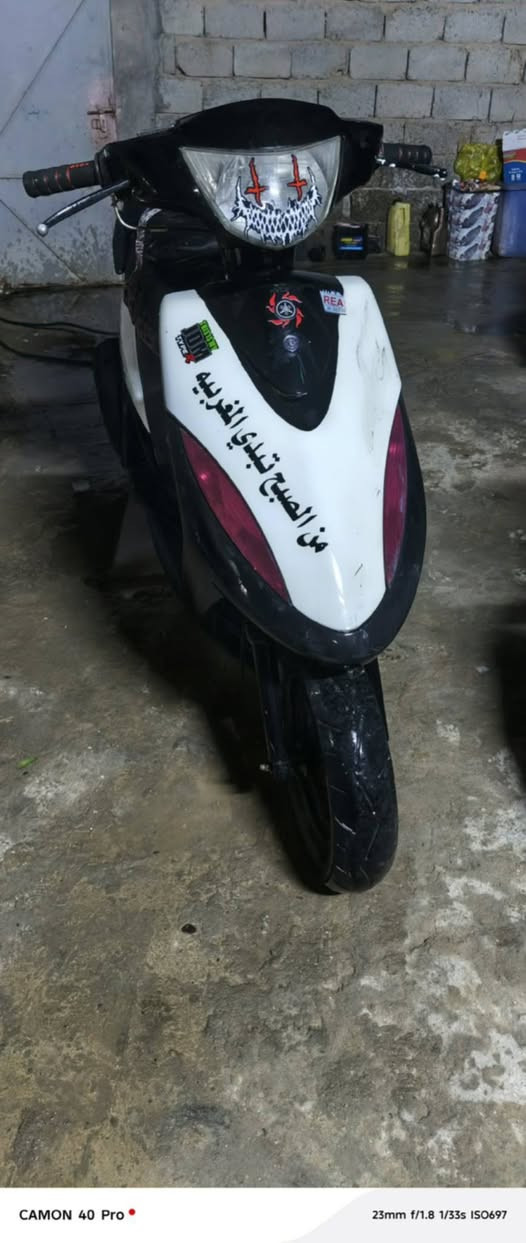 السلام عليكم 
النوع ماكس عدله
الدراجه مكفوله 
محرك اكفله الك شلعه ومعدل
الدراجه بيه تزويد خارجي
الدراجه شغاله هندر وسلف 
هورن لايت بك لايت 
بس نقصه اشاير ماتشتغل لان ماحاط كلوبات
الدراجه خير من الله السعر خاص 
الموشراي لايدخل ويتعبني


**إذا كنت صاحب هذا الإعلان وتريد حذفه لأي سبب، رجاءا أرسل رسالة إلى الدعم الفني**