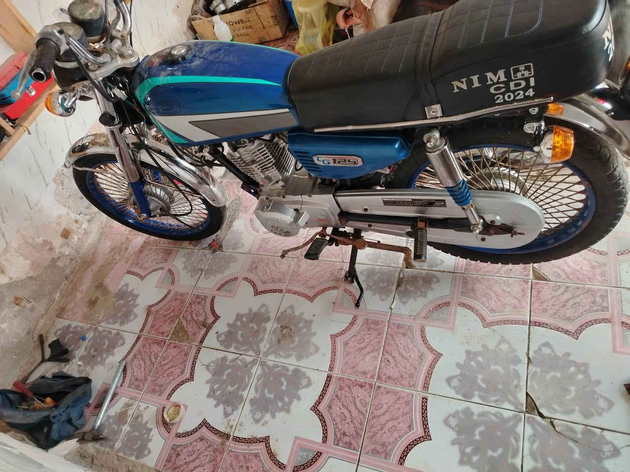 سلام عليكم البيع موديل، 22ثنينهن كفاله عامه كهربائيّ شغاله ومامفتوحه سعر 750الوحده وبيهه مجال بصيط خاص مفتوح الو تصال على الرقم ***********مكاني شطره دراجه جاهزه وراقهه كامله وبسمي
