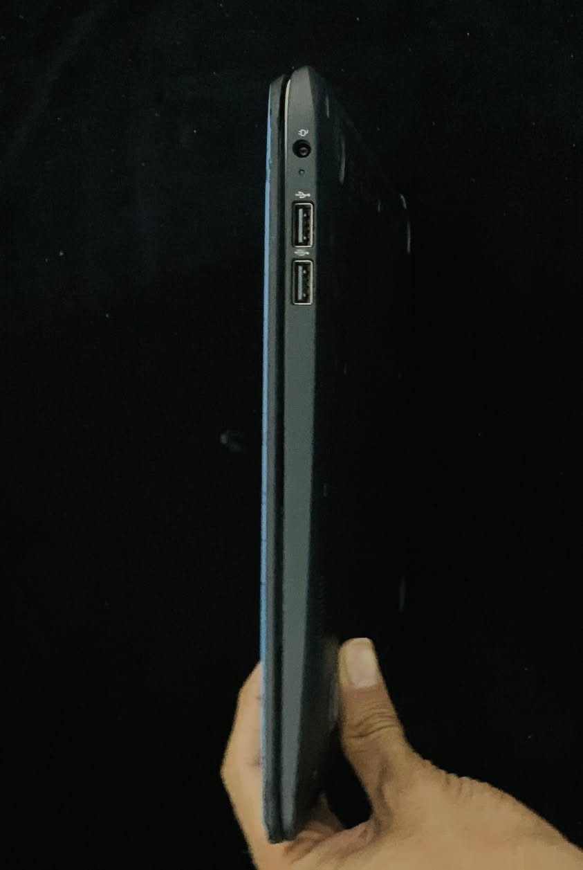 لابتوب من شركة hp #للبيع
الجهاز   مخصص  للبرامج الدراسية والتعليمية وبرامج التواصل الاجتماعي  ويوتيوب وتصفح للانترنت  و اصحاب المكاتب الطباعية 
 
حجم اللابتوب 14 Inches
الذاكرة 16GB  قابل  للزيادة عن طريق رام خارجي او هارد خارجي 
الرام 4GB 
بطارية ١٠٠٠٠ملي امبير يعني4 ساعات 
الكيبورد عربي انكليزي 
الكيبورد لون سلڤري
يحتوي على منفذ usp عدد 3 
يحتوي على منفذ hdmi لربط الابتوب على التلفاز 
يحتوي على منفذ للرام ومنفذ هيدفون اواكس

الملحقات فقط شاحن اصلي

السعر خااااااص
متوفر توصيل


**إذا كنت صاحب هذا الإعلان وتريد حذفه لأي سبب، رجاءا أرسل رسالة إلى الدعم الفني**