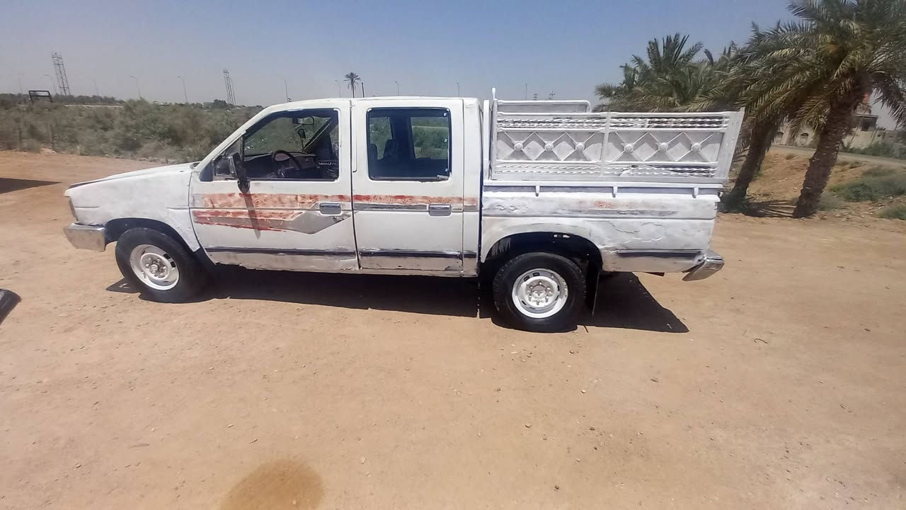 نيسان مديل 95تخم تاير جديد حدادية جديدة كير ومكينه مكفولات سعر 18وبيها مجال رقم صاحب السياره  *********** العنوان بصرة الزريجي مقابل معمل ورق الدير وانا مكلف بنشر

