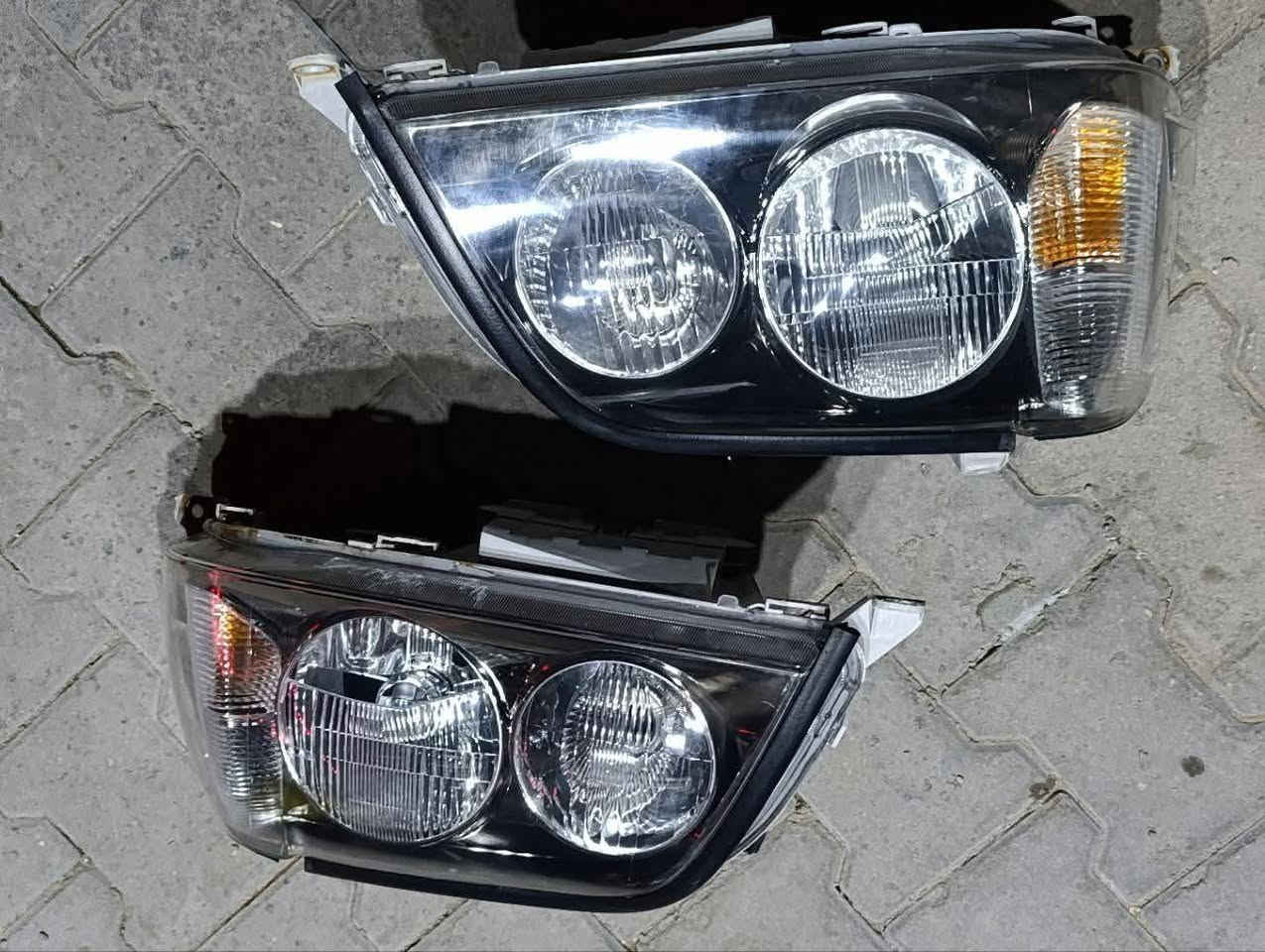 السلام عليكم ورحمه الله وبركاته
لايت ملكه ابو عيون زوج زيروووو
لا مبدل جام ولا ملعوب بي كله اصلي 
ابو الولد كلوبات زنون ناصي بلاد كل 
غراضه كاملات لا اليطه مكسوره ولا ابد
تفصيخ حاويه محولات حته البراغي 
وياه الاصليه الفيش كلهن مكطعات وياه

***********
***********

موجود توصيل الجميع المحافظة العراق
