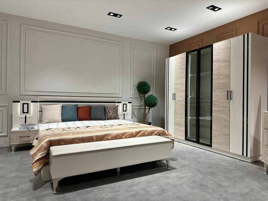 السلام عليكم كل عام وانتم بخير. غرفة نوم جديده مع كافة الملحقات مع دوشك جديد الغرفه مجرد منصوبه ما مستخدمه  ابدأ السعر 950 الف. داخل الكنتور لد عند فتح الابواب.  الغرفه تركيه ونظام ايطالي  كلش حلوه. الاستفسار اتصل على الرقم *********** او على الخاص
