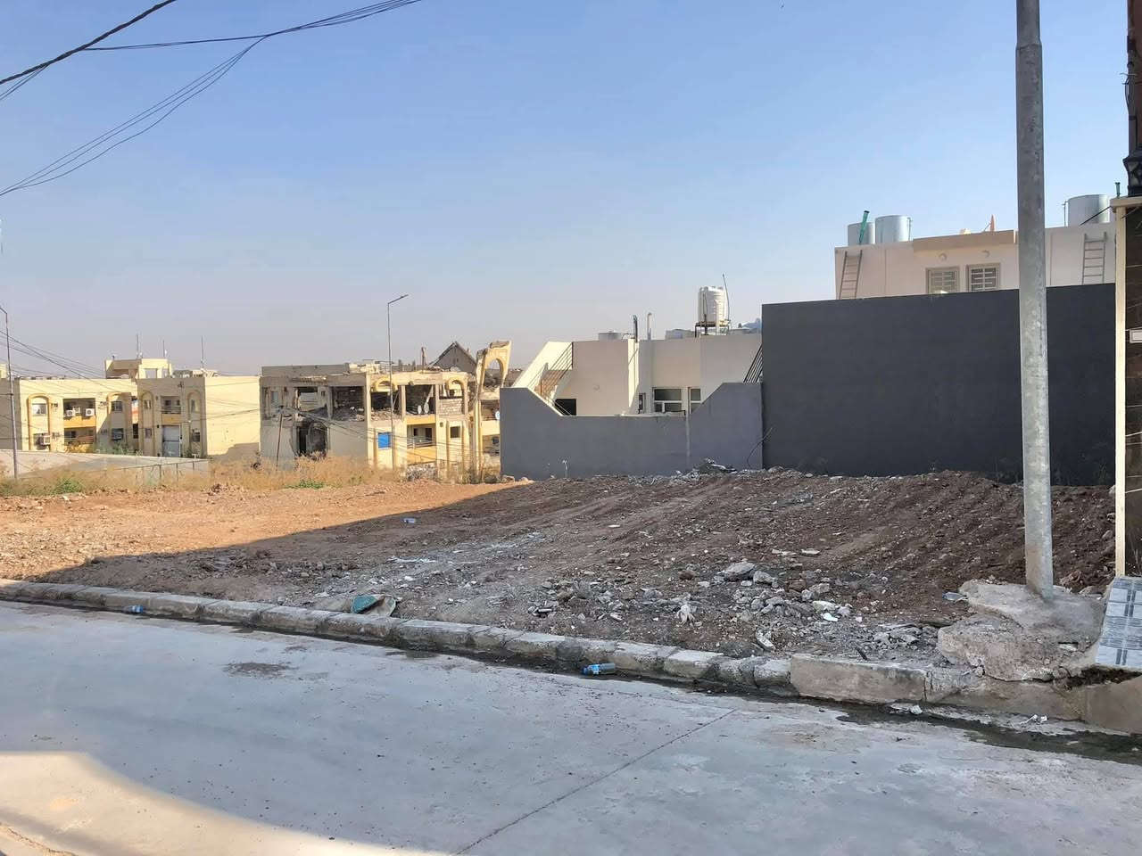 فرصة بيع مستعجل 👍
وبـسعر مناسب جدا 👍

أرض للـبيع مـقابـيل حـي الـحدبـاء 📍
الموقع تـوزيـع الــبلديـة فئة الالـف 📍

سند طابو زهور سكني 📃
مكاتـبة وتـحويل شرط ✍️

مساحة 200 متر 📏
الــواجهة 10 متر 📏

اتـجاه الارض شـروق ابـتدائـي ☀️
فرصة ربح للاستثمار او للسكن 👍

كافة الاسعار في قناة التليكرام👇

https://t.me/makteb_alsanabil

عنـدك عـقار وتـريد تـبيعه ؟؟
للـترويج والاعــلان عن عقارك 
يـمـكنـك مــراسـلة الــصفحـة 
او الاتـصال عــلى الارقـام 👇

***********
*********** 
‭***********

لـدينـا الـمزيـد مـن الــعروض الـمـميـزة 👌
اذا كان لديكم اي استفسار او استشارة 🖐️
يـمكنكم مـراسلة الـصفحة بشكل فوري ✉️

#_مكتب_السنابل_للعقار
#_الموصل
#_حي_الحدباء
#_البلدية_118

